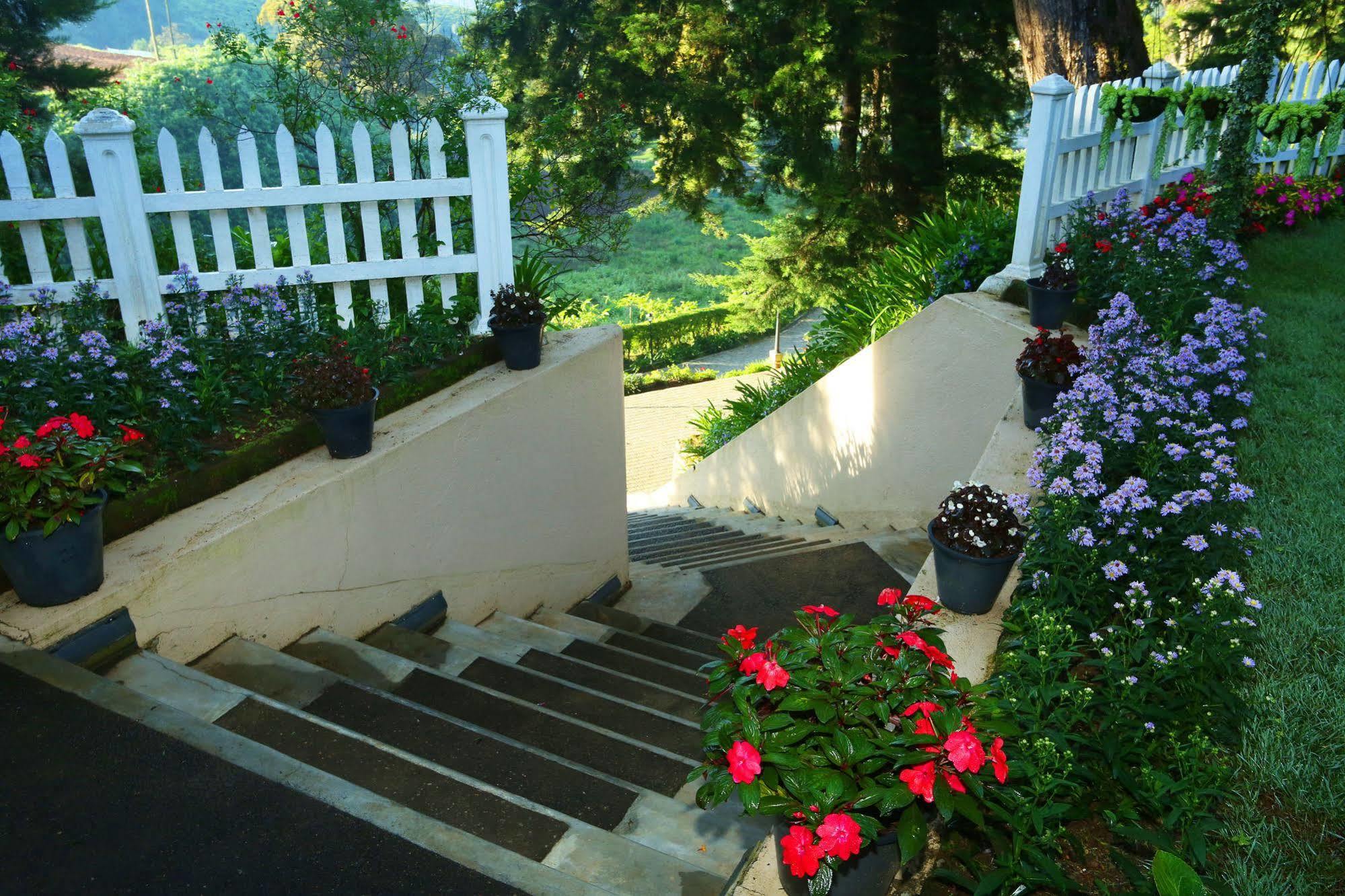 Villa The Firs à Nuwara Eliya Extérieur photo