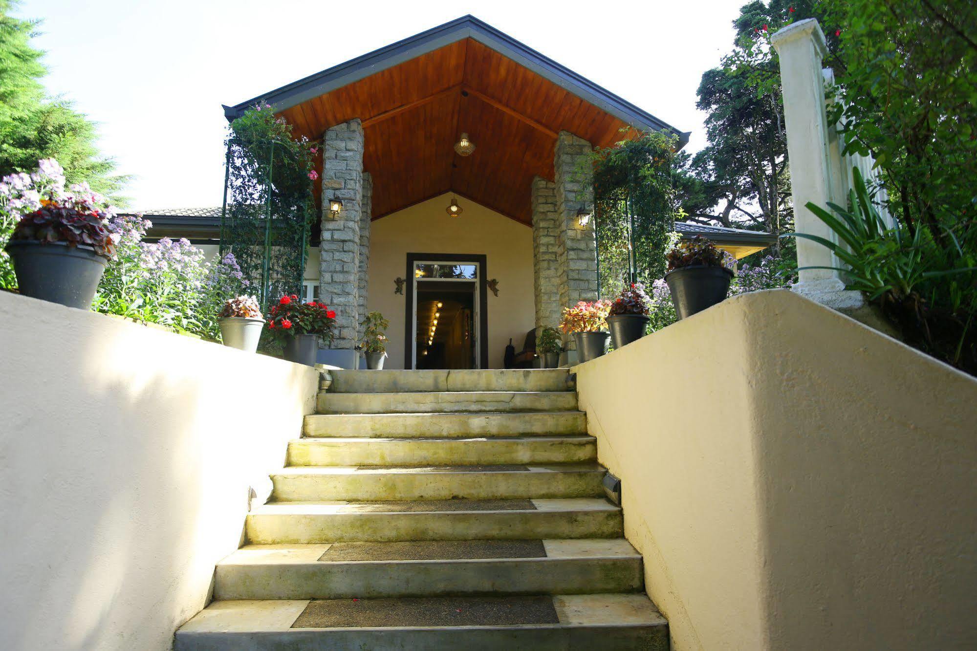 Villa The Firs à Nuwara Eliya Extérieur photo